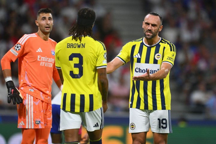 VIDEO: Bitka po zápase a Škriniar v centre diania! Fenerbahce po 18 rokoch postupuje, no zápas priniesol oveľa viac